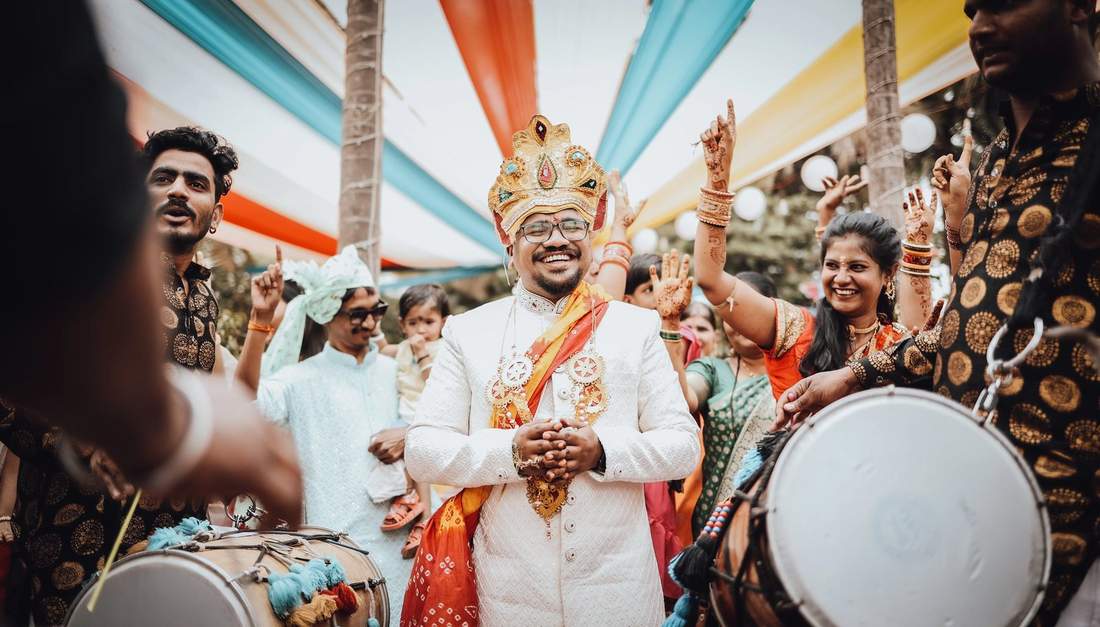 Maharashtrian wedding mandap ceremony in a garden